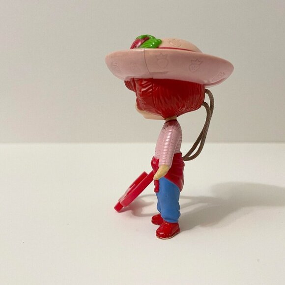 Clip On Plastic Strawberry Shortcake Figure Toy - Picture 3 of 15